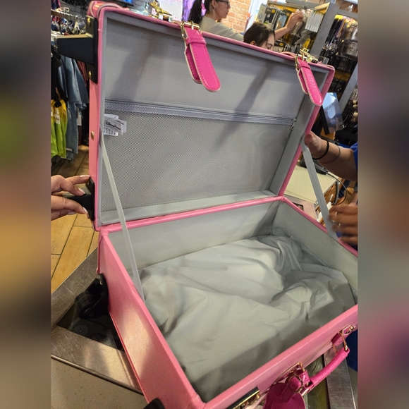 LAST ONE! NWT Bibbidi Bobbidi Boutique Disney World Parks Luggage Trunk PINK - Picture 5 of 13